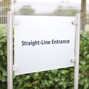 Natpisna ploča za tvrtke "Straight-Line Entrance"